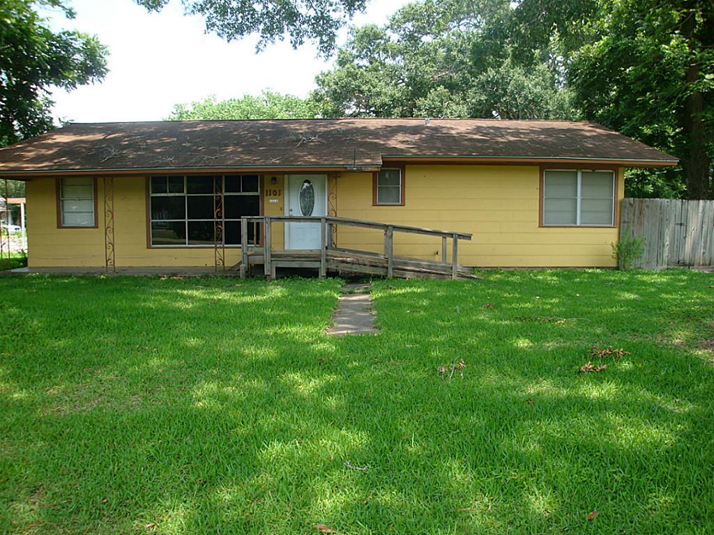 1101 Avenue I, Bay City, TX 77414