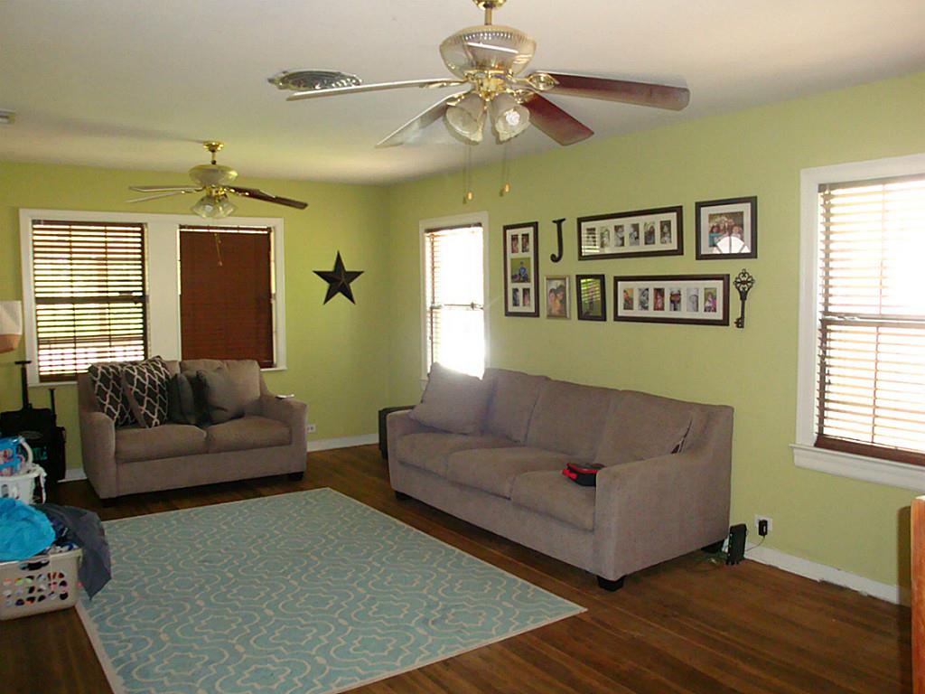 2811 3rd Street, Bay City, TX 77414