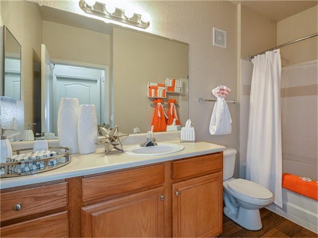 900 Avenue J, Corpus Christi, TX 77414