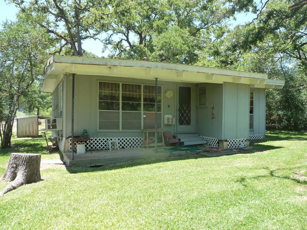 7490 N Highway 36, Bellville, TX 77418