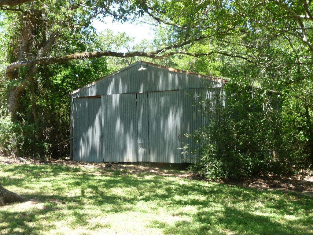 7490 N Highway 36, Bellville, TX 77418