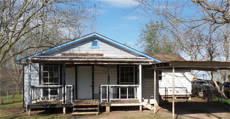 911 Kemp Street, Boling, TX 77420