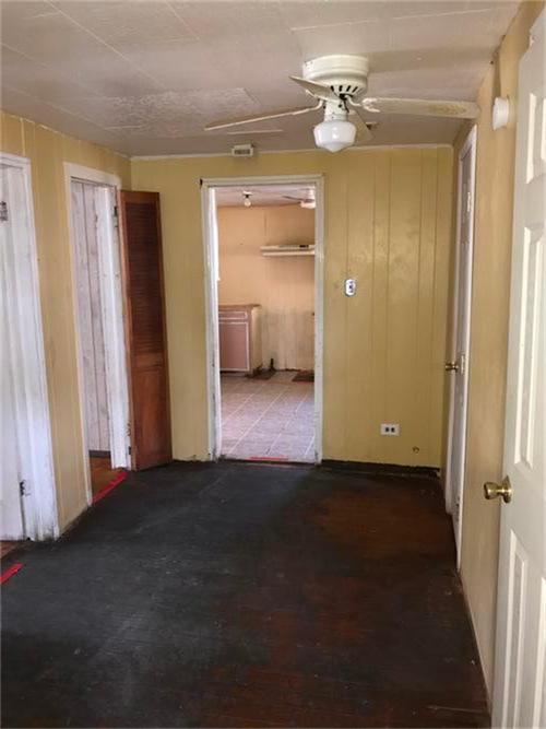 911 Kemp Street, Boling, TX 77420
