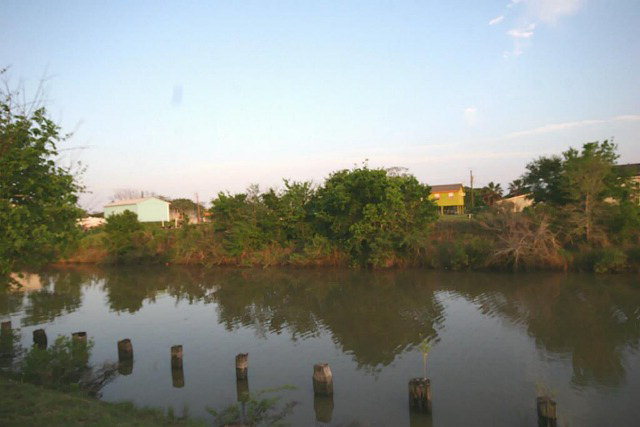 15-16 CR 868D, Brazoria, TX 77422