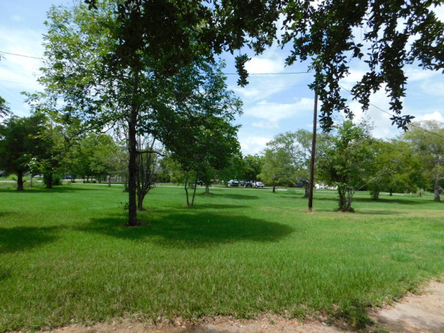 0 521, Brazoria, TX 77422