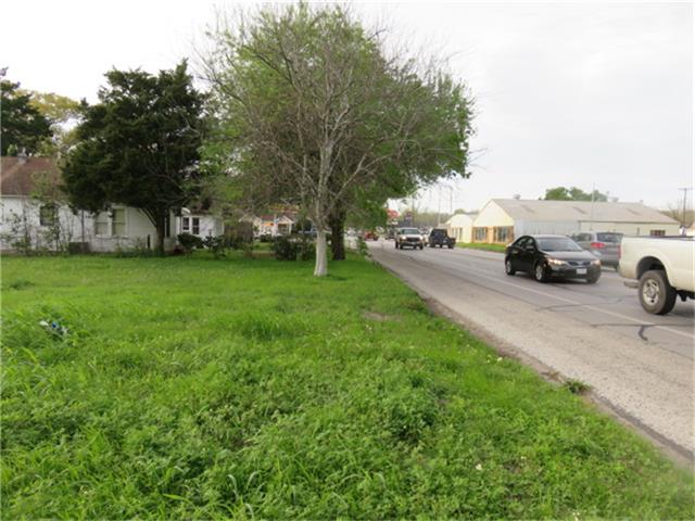 612 Mechanic, El Campo, TX 77437