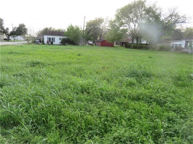 612 Mechanic, El Campo, TX 77437