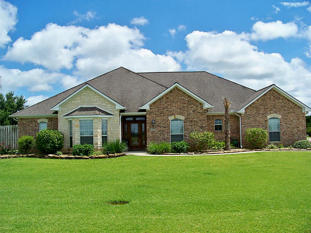 729 County Road 346, El Campo, TX 77437
