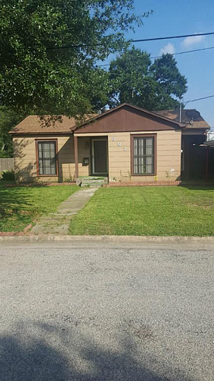 802 Hayden, El Campo, TX 77437