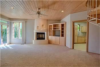 1915 N Wharton Street, El Campo, TX 77437