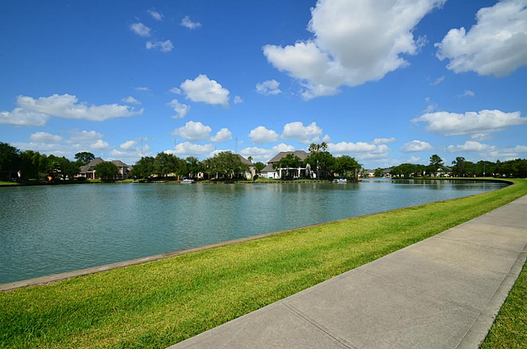2711 Lakeside Village Drive, Missouri City, TX 77459