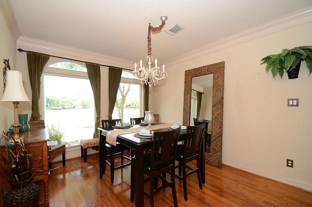 2711 Lakeside Village Drive, Missouri City, TX 77459