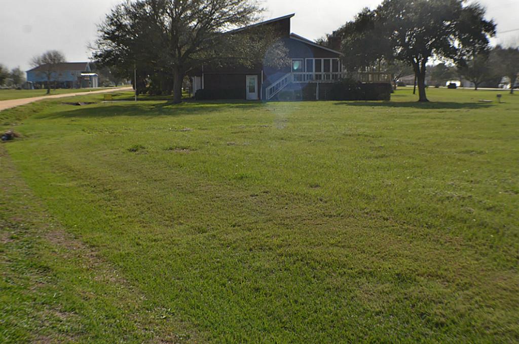 168 Bayview Drive, Palacios, TX 77465