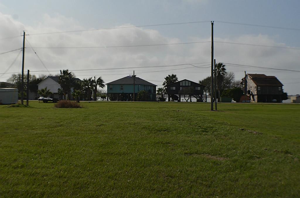 168 Bayview Drive, Palacios, TX 77465