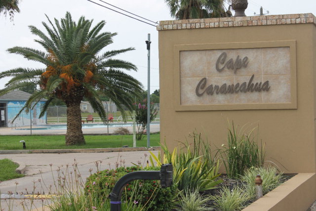 910,911 W Bayshore, Palacios, TX 77465