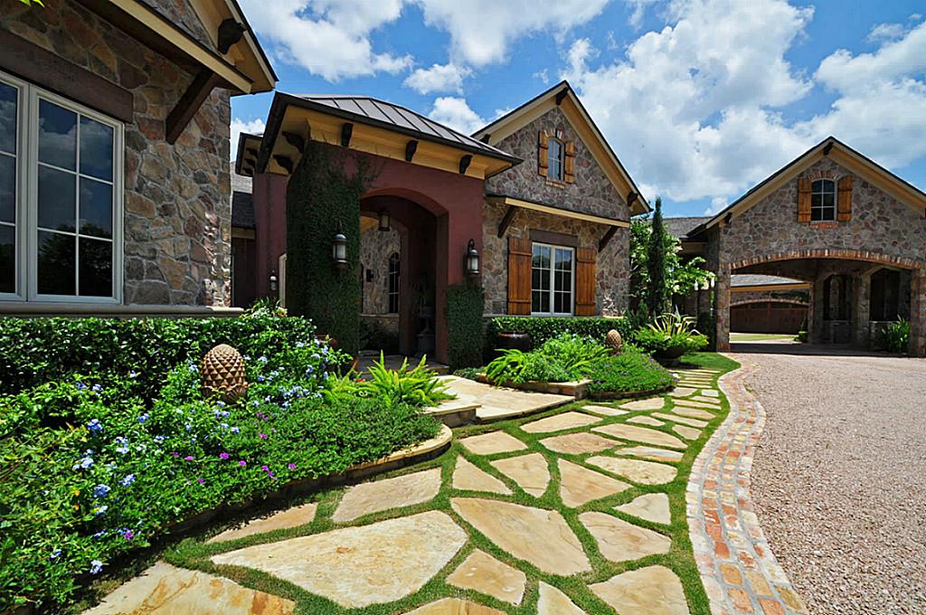 10 Retreat, Richmond, TX 77469