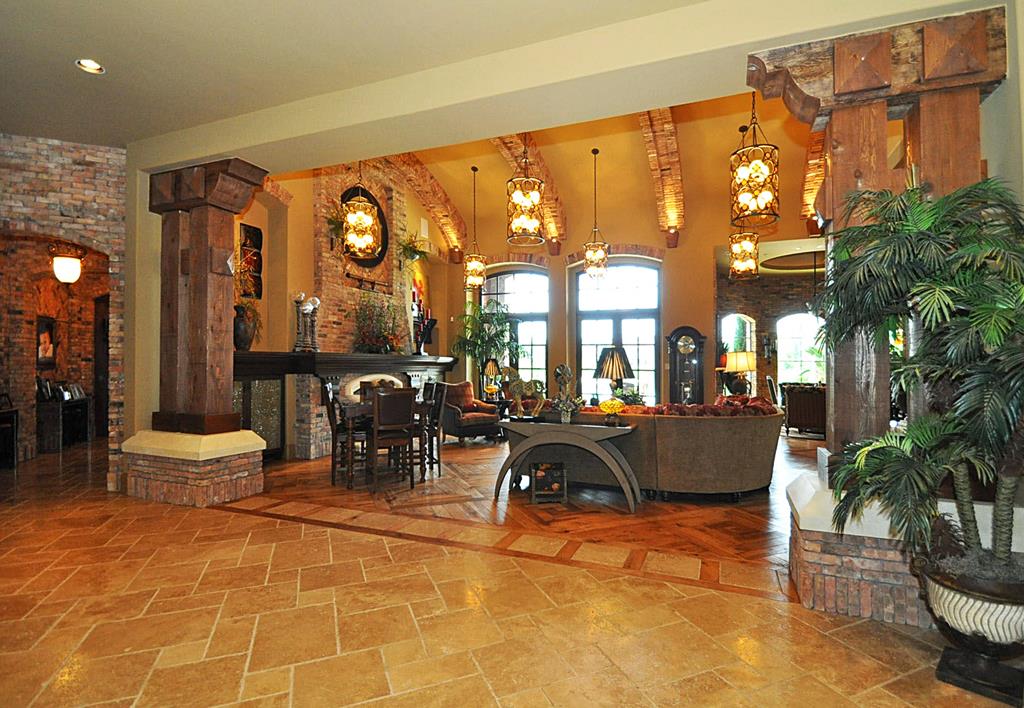 10 Retreat, Richmond, TX 77469