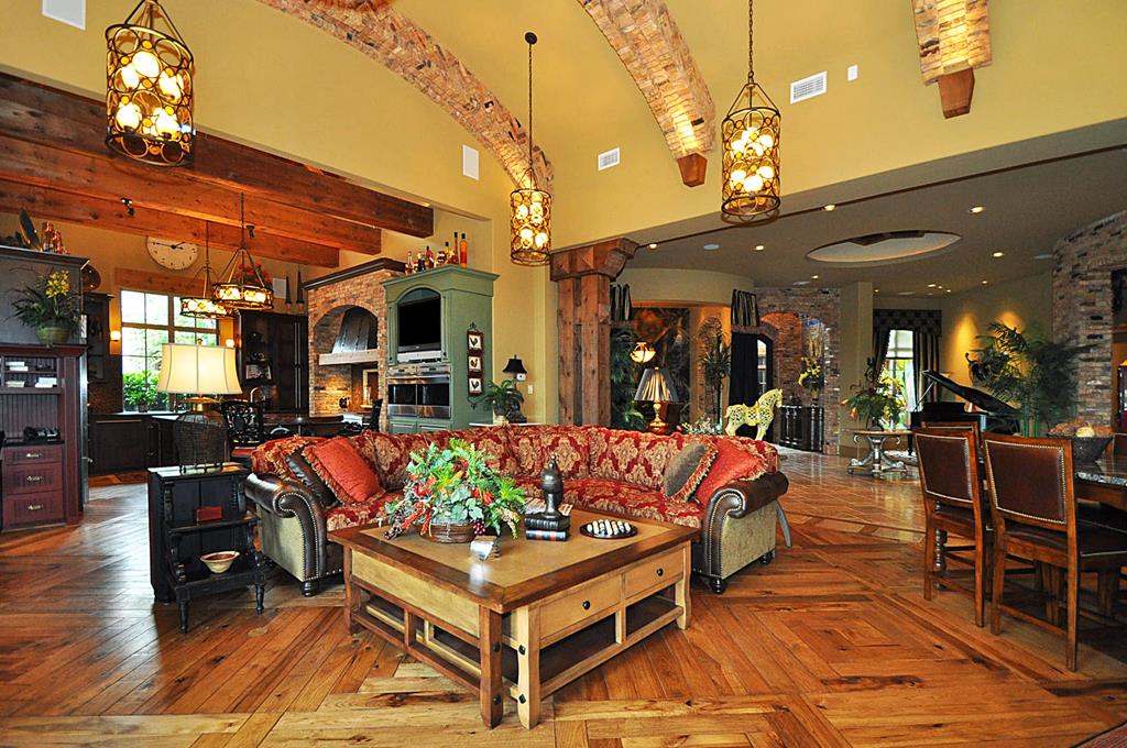 10 Retreat, Richmond, TX 77469