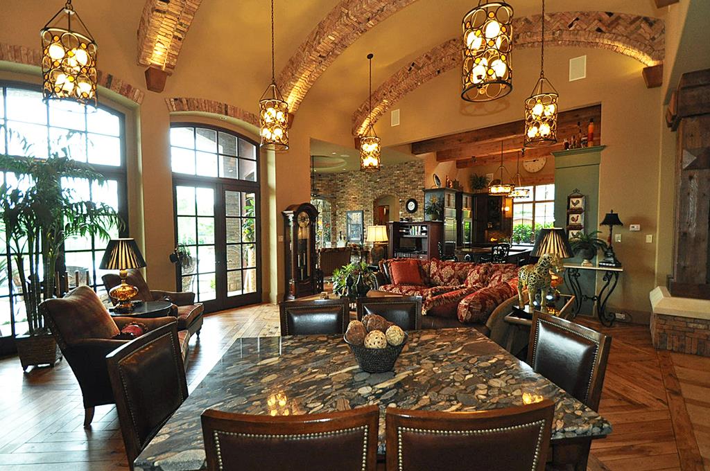 10 Retreat, Richmond, TX 77469