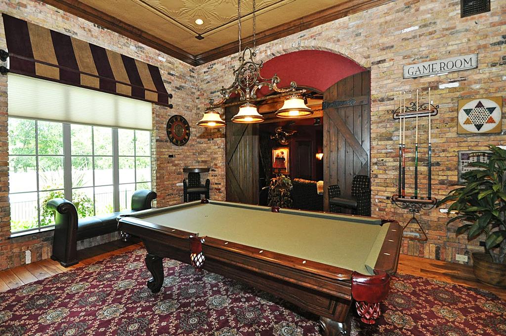 10 Retreat, Richmond, TX 77469