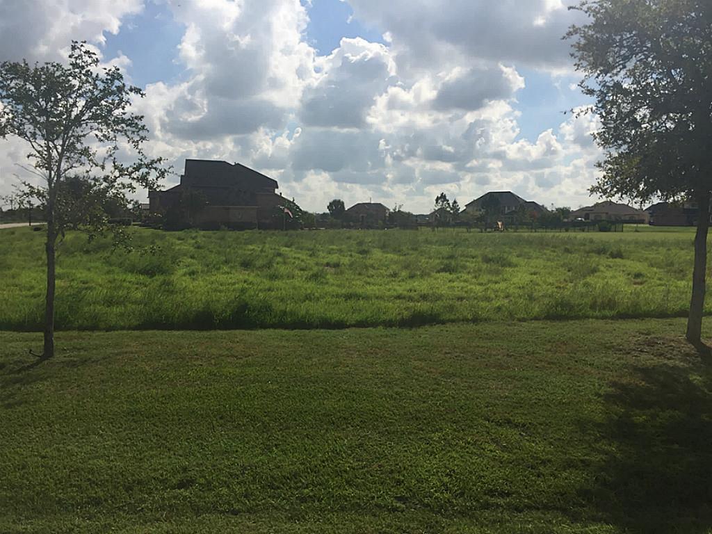 203 Royal Lakes Boulevard, Richmond, TX 77469