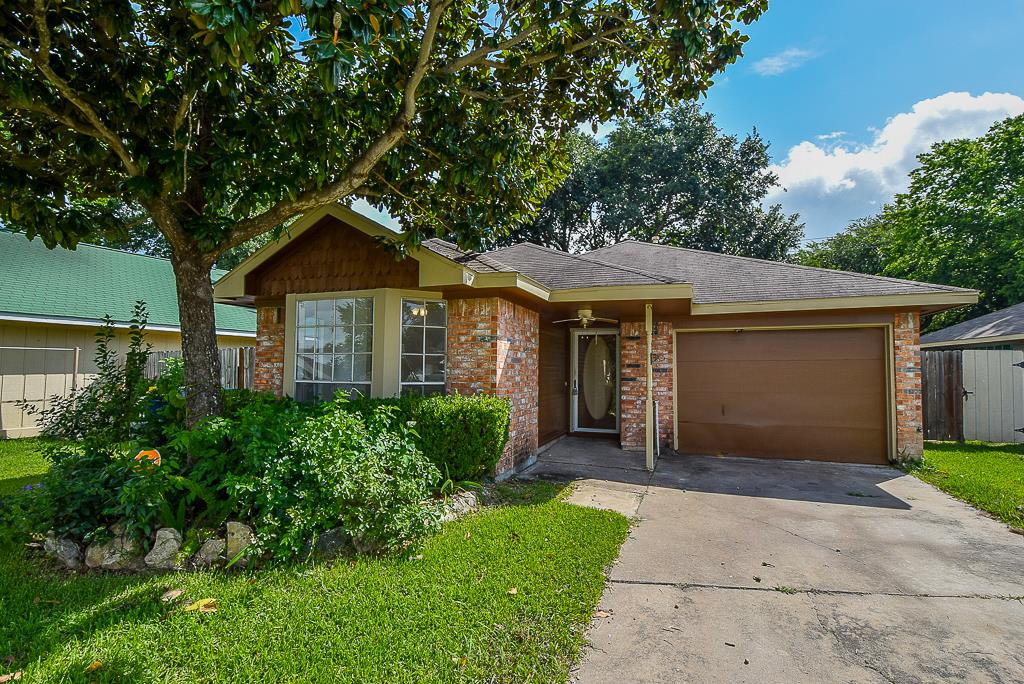 4625 Greenwood Drive, Rosenberg, TX 77471