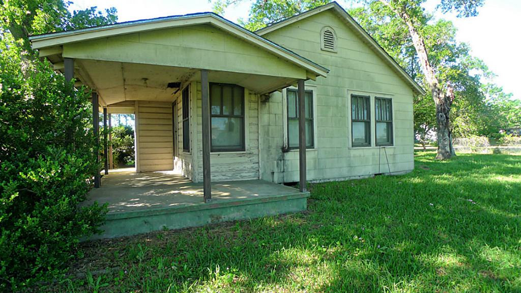 2211 S Highway 36, Sealy, TX 77474