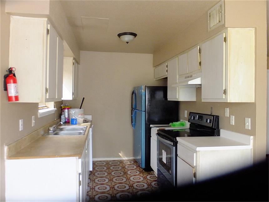 1001 Gunnison Street, Sealy, TX 77474