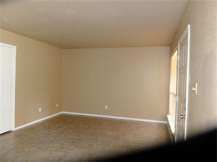 1001 Gunnison Street, Sealy, TX 77474