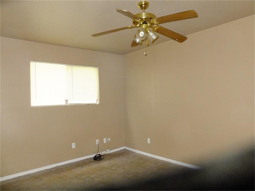 1001 Gunnison Street, Sealy, TX 77474