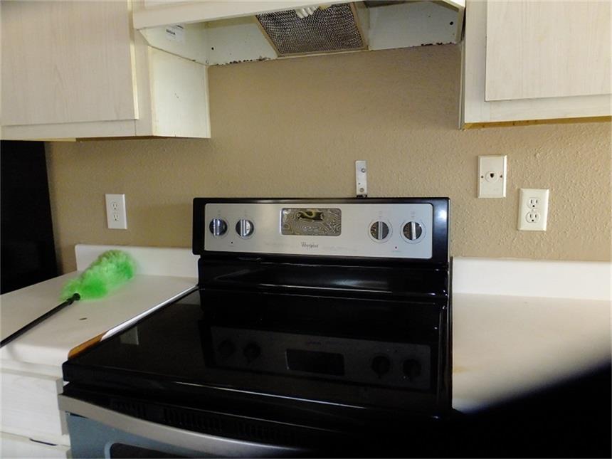 1001 Gunnison Street, Sealy, TX 77474