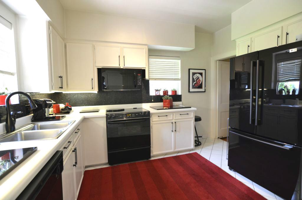 13902 Stafford Road, Stafford, TX 77477
