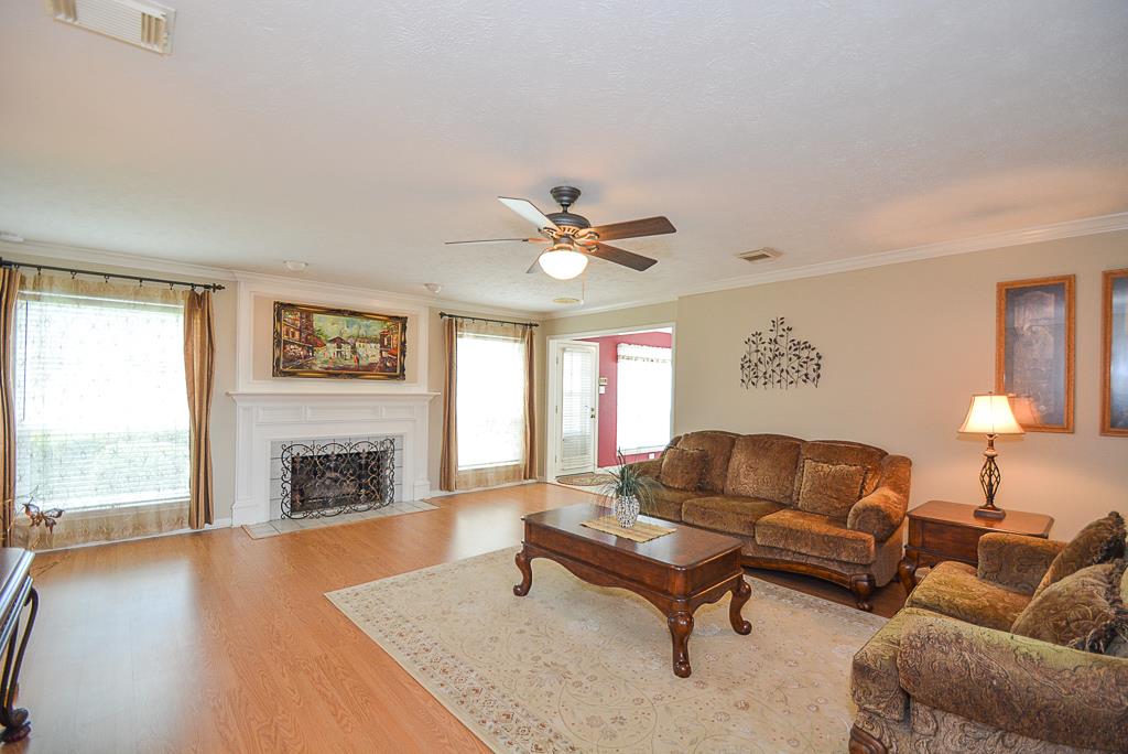 4415 Knightsbridge Boulevard, Sugar Land, TX 77479