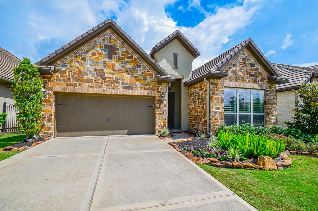 4815 Fairford Drive, Sugar Land, TX 77479