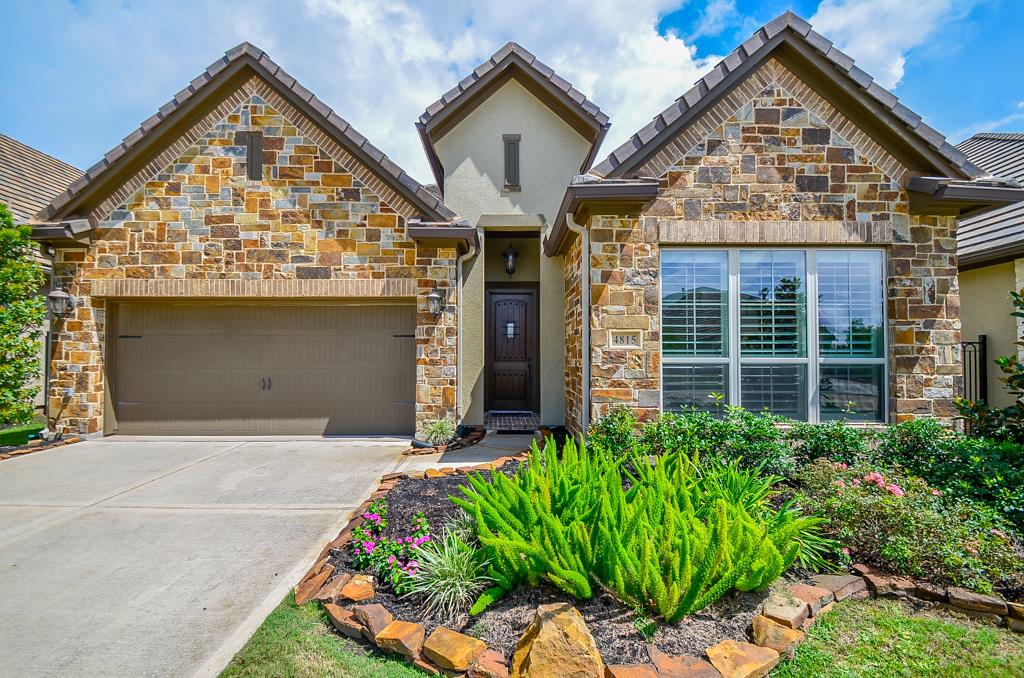 4815 Fairford Drive, Sugar Land, TX 77479