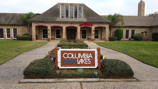 2240 Sunset Oaks Drive, West Columbia, TX 77486