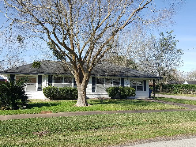 200 South Ringgold Street, West Columbia, TX 77486