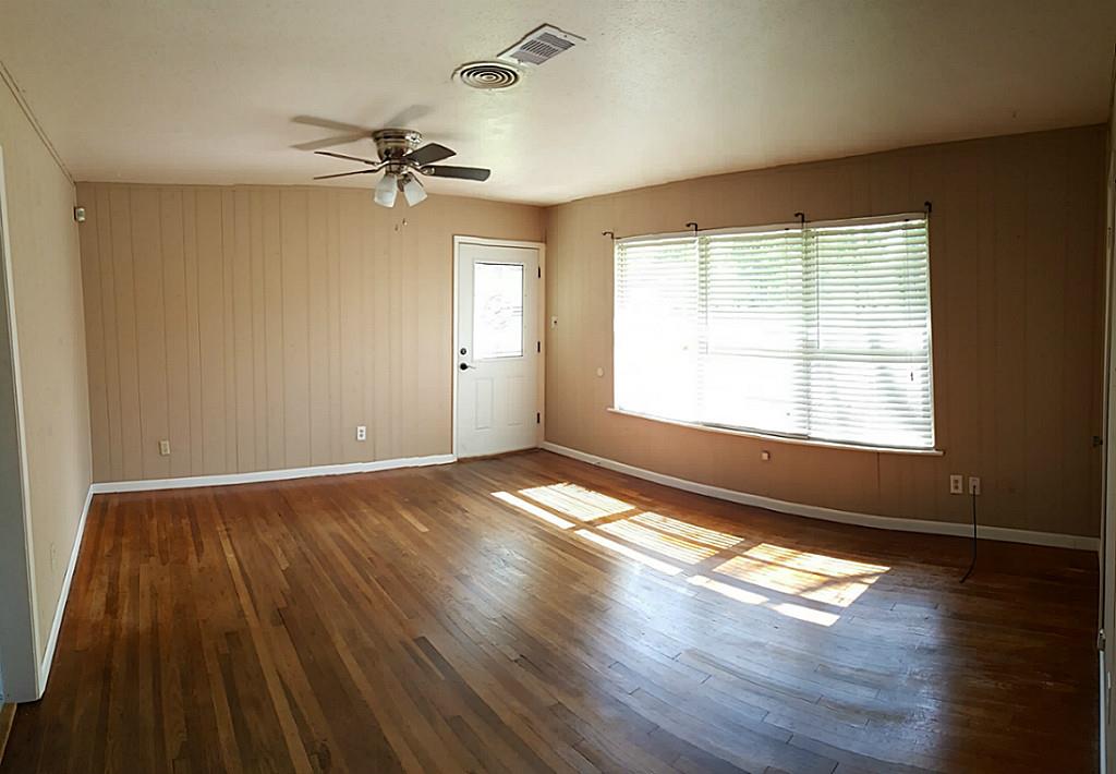 200 S Ringgold Street, West Columbia, TX 77486