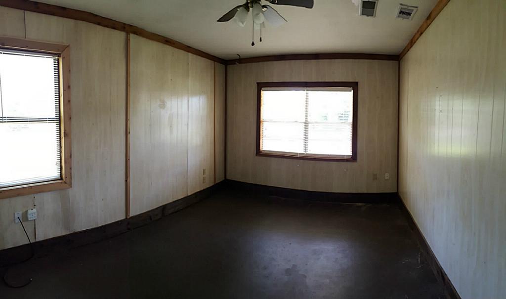 200 S Ringgold Street, West Columbia, TX 77486