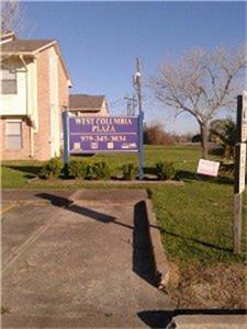 431 Lamar Street, West Columbia, TX 77486