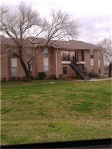 431 Lamar Street, West Columbia, TX 77486