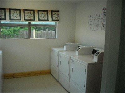 225 S 13th Street, West Columbia, TX 77486