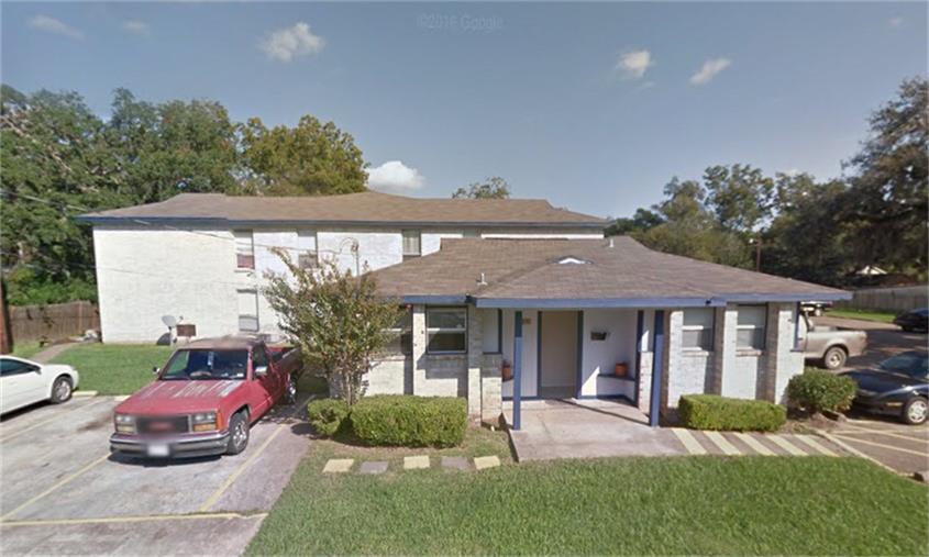 225 S 13th Street, West Columbia, TX 77486