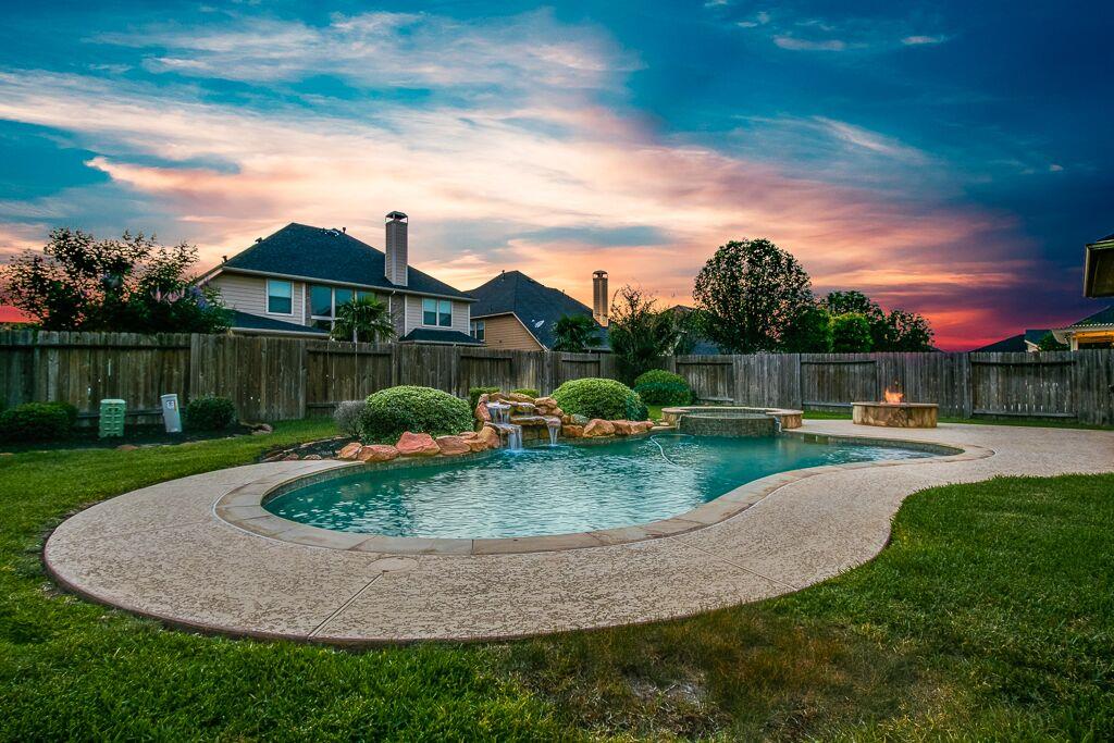 2810 Kestrel Trace Lane, Katy, TX 77494