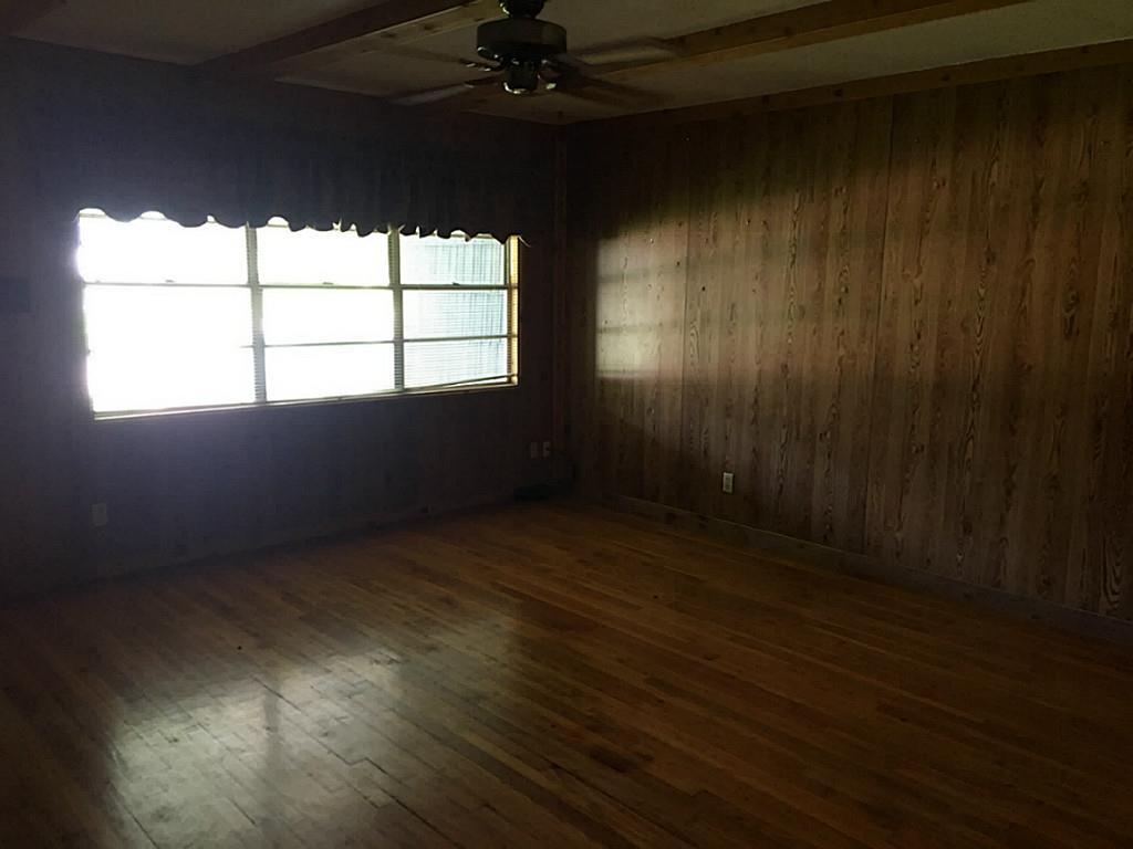 1801 Beusch Drive, Pasadena, TX 77502
