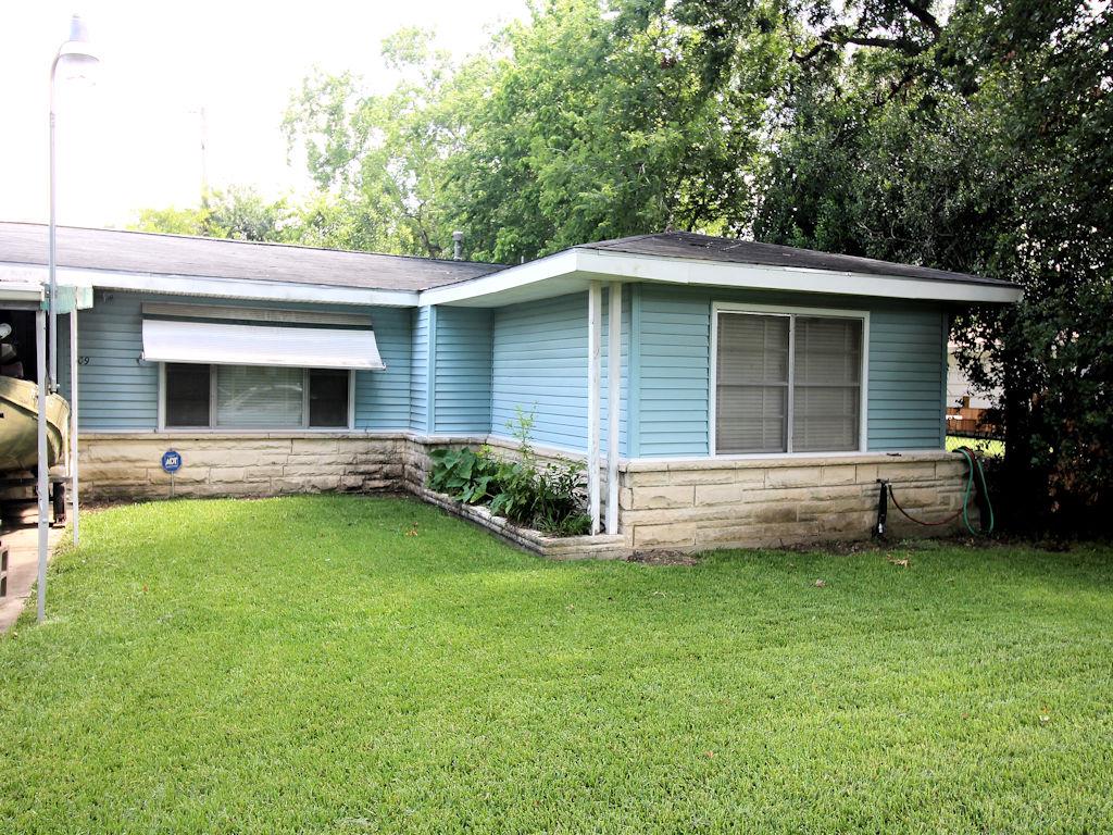 809 Armor Avenue, Pasadena, TX 77502
