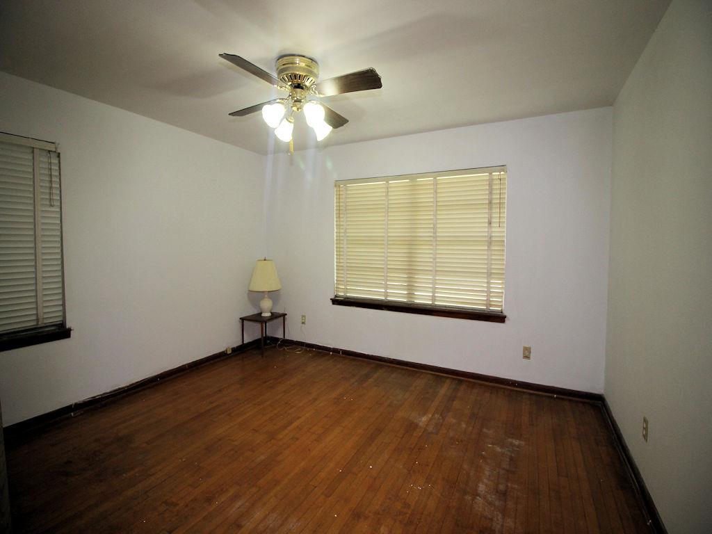 809 Armor Avenue, Pasadena, TX 77502