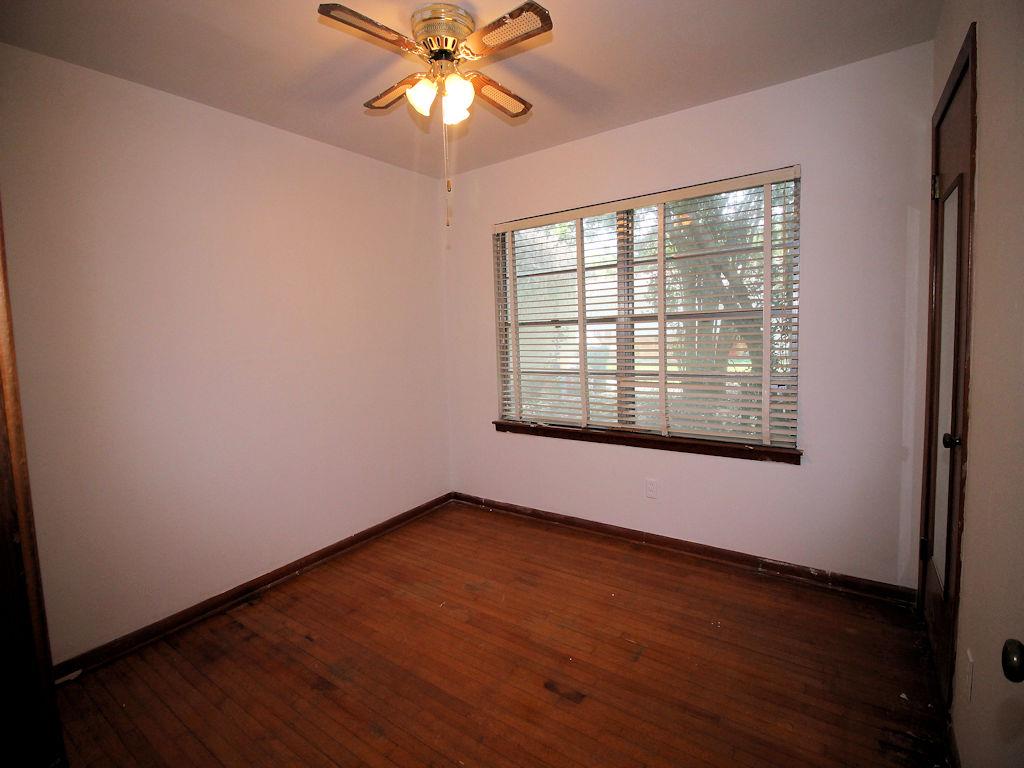 809 Armor Avenue, Pasadena, TX 77502