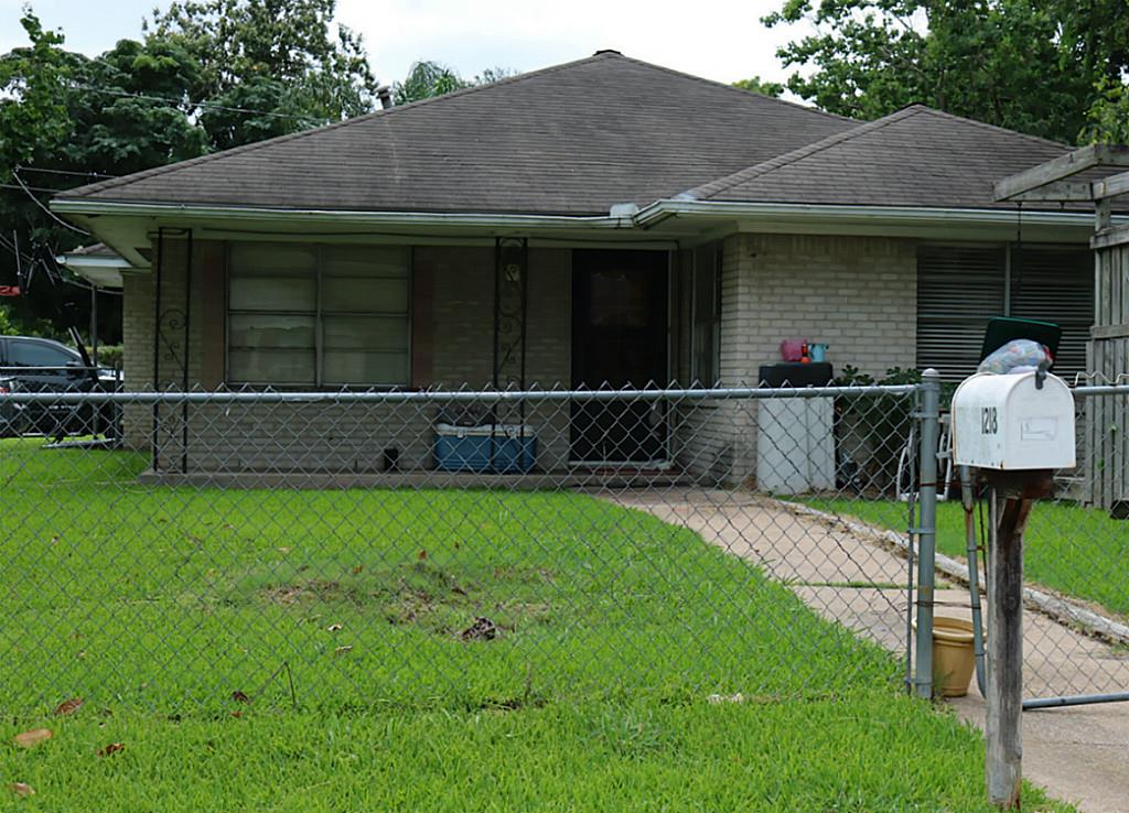 1218 Wynd Avenue, Pasadena, TX 77503