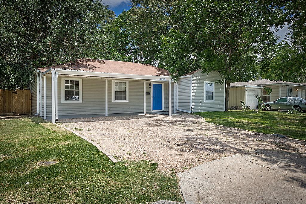 1218 W Hart Avenue, Pasadena, TX 77506